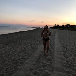 Meet your Posher, Vicky